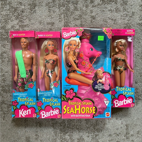 Barbie Tropical Splash Doll Set with Pink Seahorse